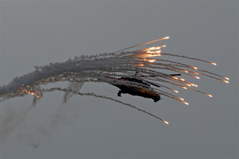 HUAF Mi-24 display with flares.jpg - HUAF Mi-24 display with flares